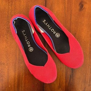 Size 8 red rothys round toe flats